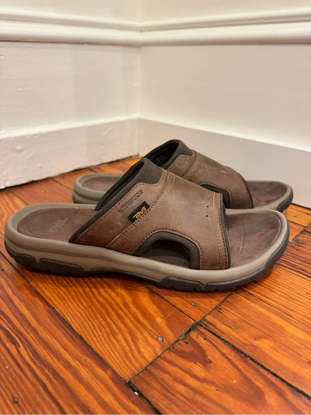 Teva Men's Langdon Brown Leather Slide Sandals Waterproof Sz. 11 Outdoors
